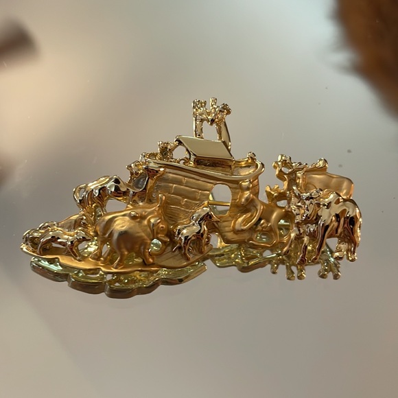 AJC Jewelry - AJC Vintage Noah's Ark Brooch Pin